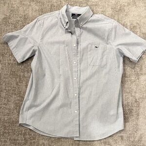 Vineyard VinesMen's Blue Button-Down Shirt. Light blue. Large